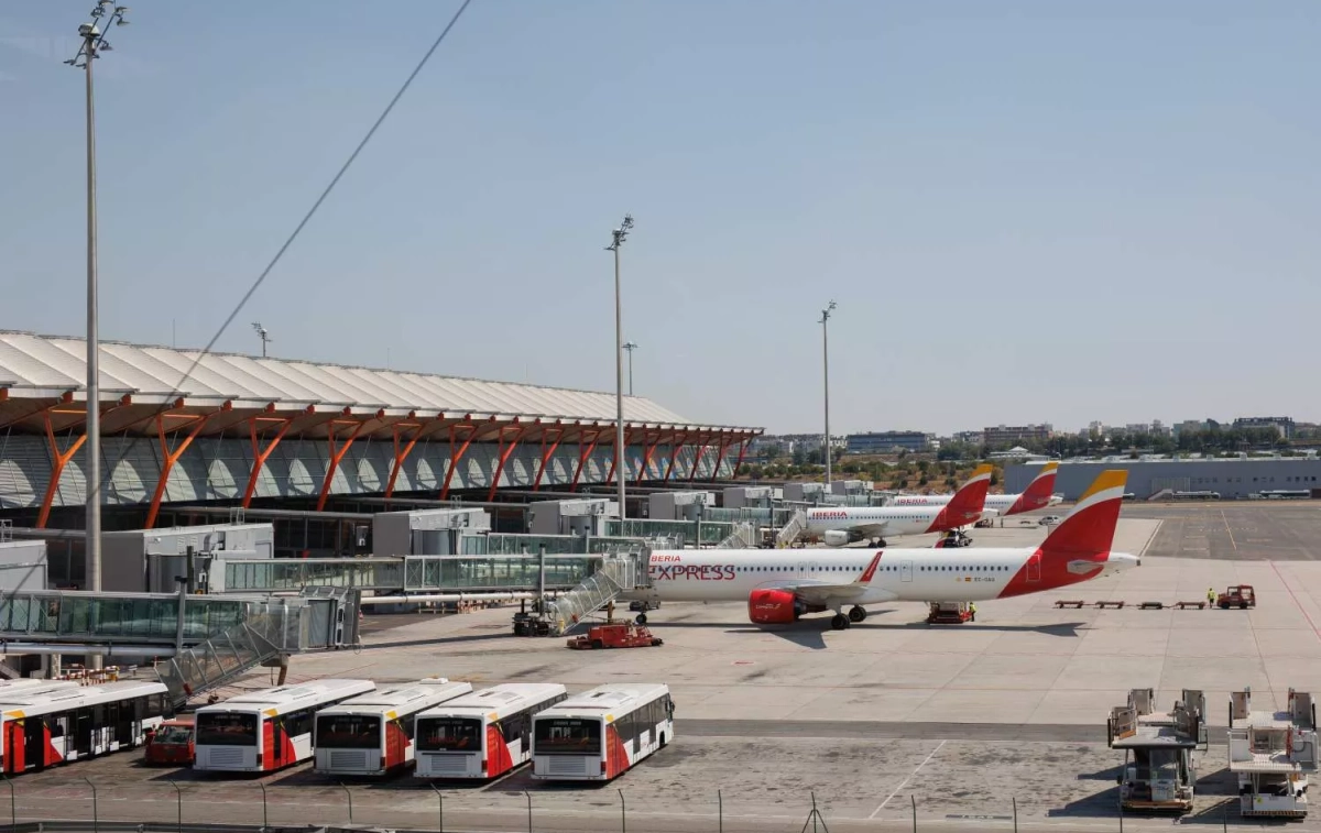 Varios aviones en la terminal 4 del Aeropuerto Adolfo Suárez Madrid-Barajas / EUROPA PRESS - ALEJANDRO MARTINEZ VELEZ Varios aviones en la terminal 4 del Aeropuerto Adolfo Suárez Madrid-Barajas / EUROPA PRESS - ALEJANDRO MARTINEZ VELEZ