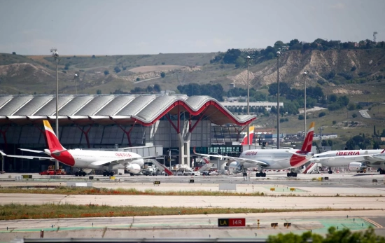 Varios aviones de Iberia en la terminal 4 del Aeropuerto de Madrid-Barajas Adolfo Suárez / EUROPA PRESS - OSCAR J. BARROSO Varios aviones de Iberia en la terminal 4 del Aeropuerto de Madrid-Barajas Adolfo Suárez / EUROPA PRESS - OSCAR J. BARROSO