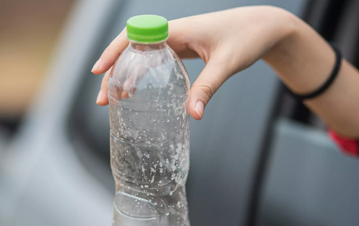 Una botella de plástico / FREEPIK - jcomp Una botella de plástico / FREEPIK - jcomp