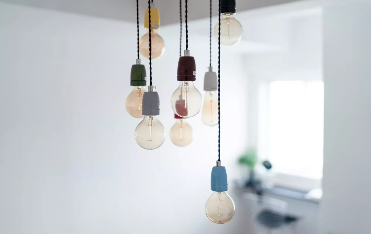 Bombillas que dan luz / UNSPLASH Bombillas que dan luz / UNSPLASH