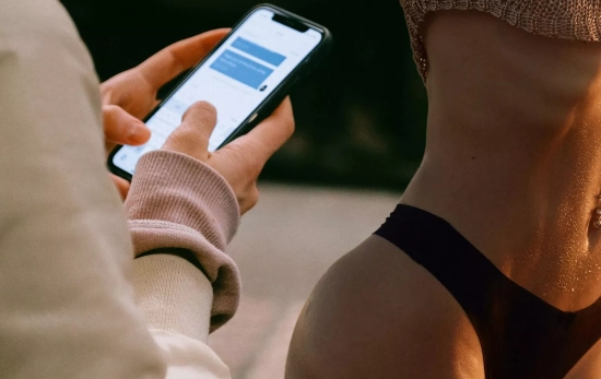 Así es la primera 'app' de contenido para adultos que cuenta con el apoyo de Europa/ Montaje CG Así es la primera 'app' de contenido para adultos que cuenta con el apoyo de Europa/ Montaje CG
