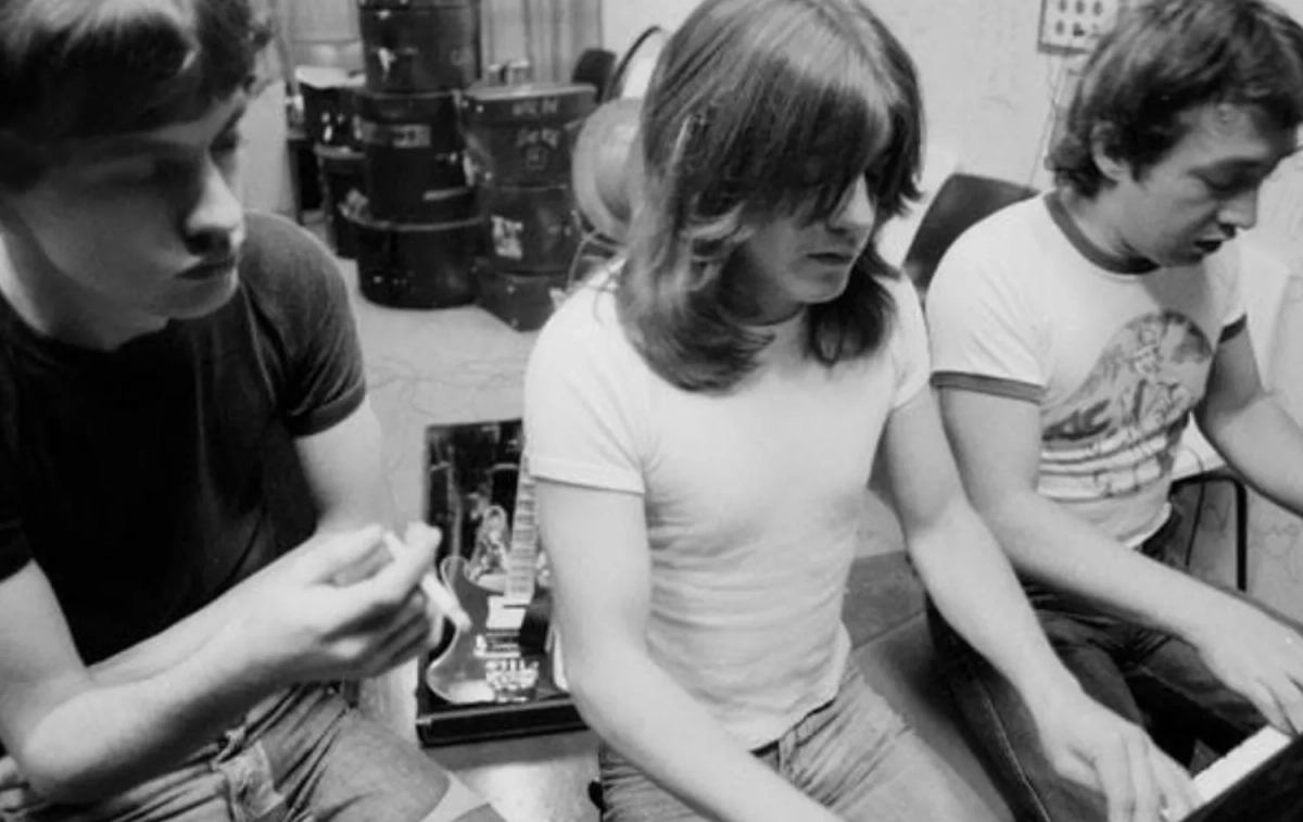 Un joven George Young, fundador y hermano de dos miembros de AC/DC / EUROPA PRESS