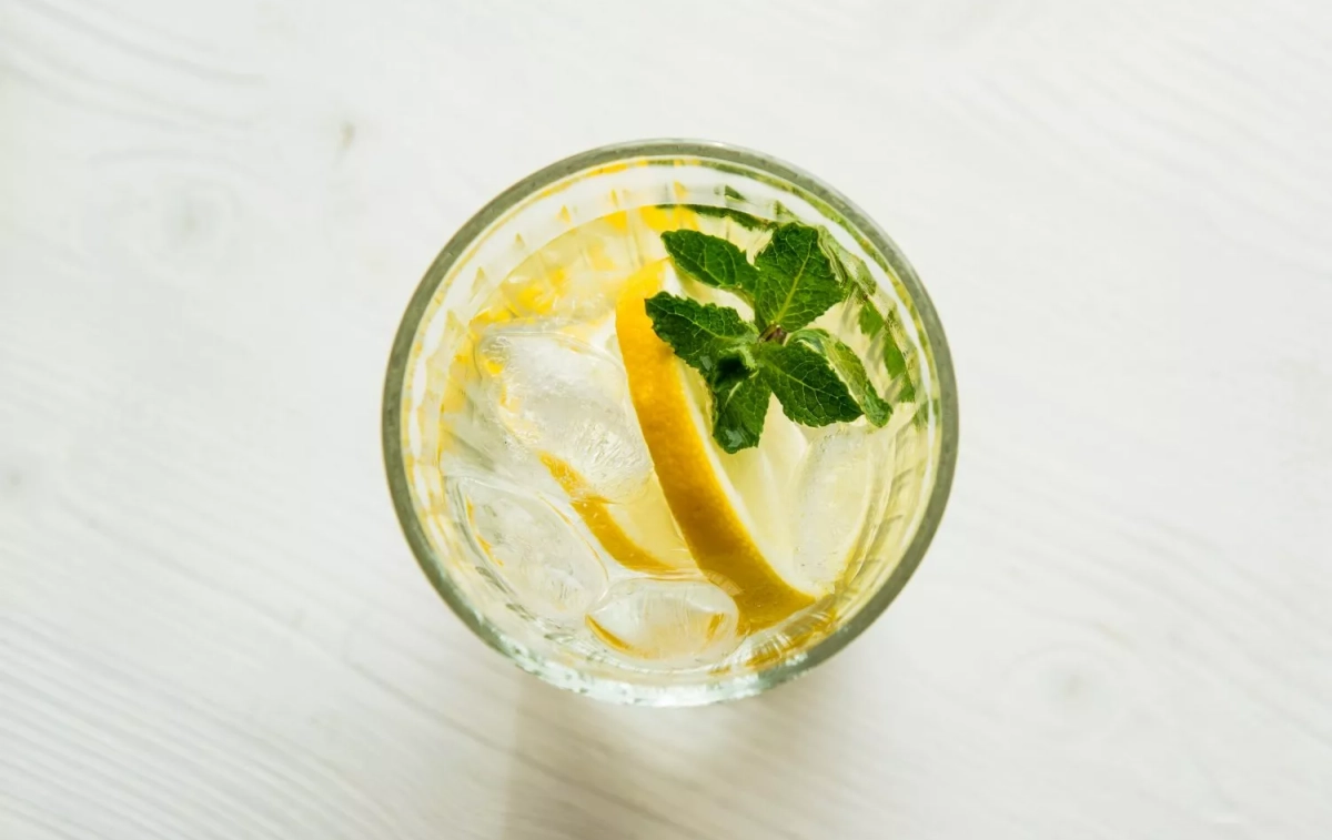 Agua con limón / UNSPLASH Agua con limón / UNSPLASH