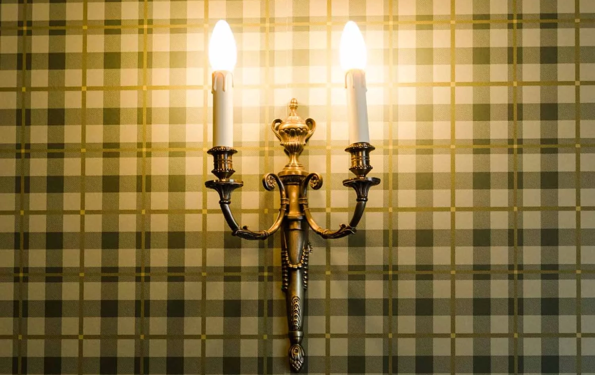 Una lámpara clásica con la luz encendida / FREEPIK Una lámpara clásica con la luz encendida / FREEPIK