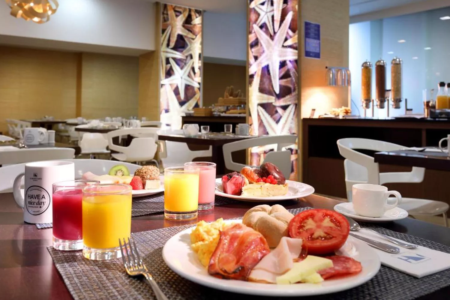 Un desayuno con huevos en el Eurostars Lucentum de Alicante BOOKING