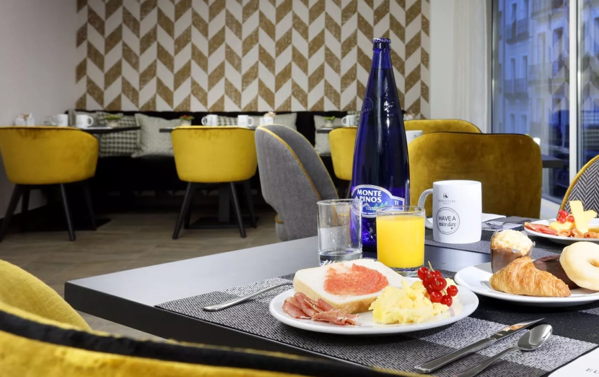 Un plato con huevos en el Hotel Eurostars Madrid Gran Vía / HOTEL INFO