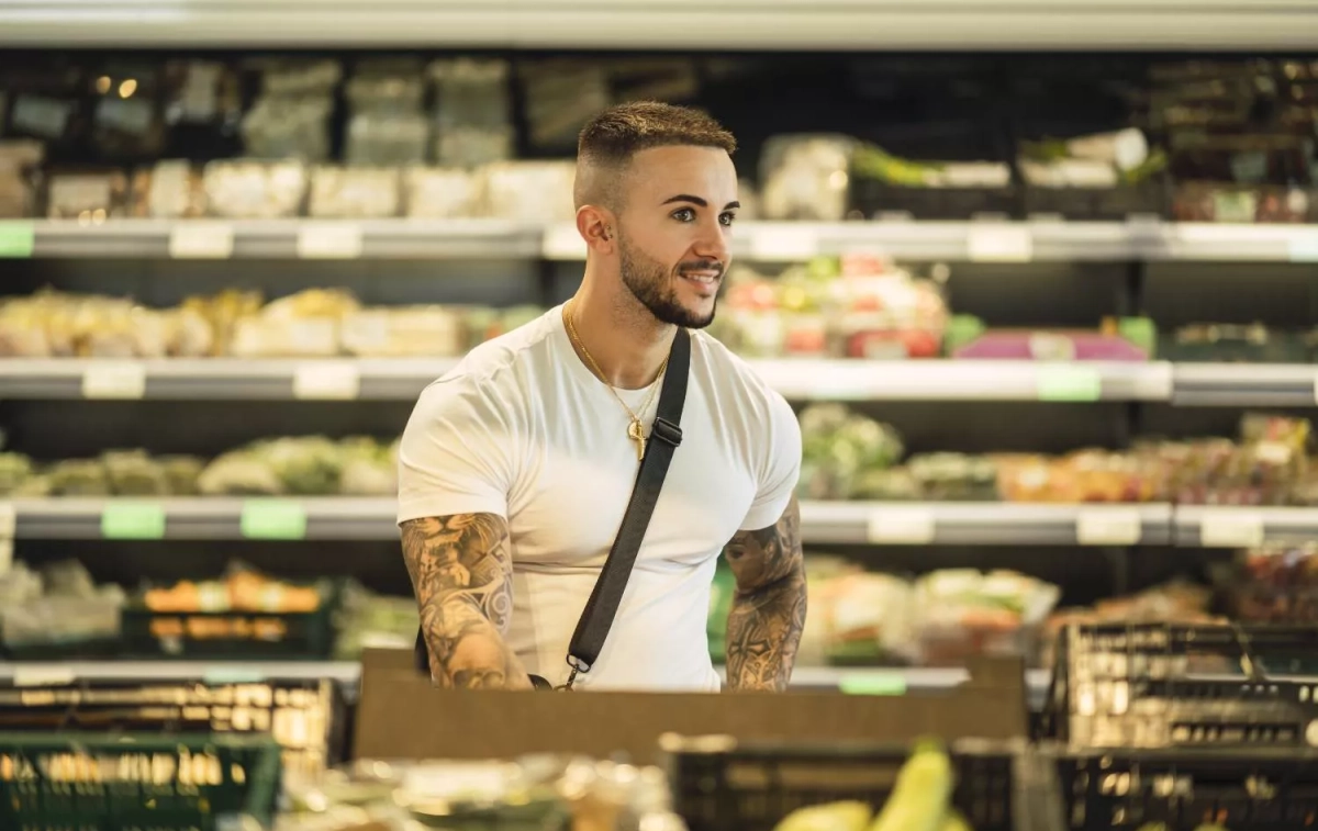 Una persona en un supermercado / FREEPIK - avatar wirestock Una persona en un supermercado / FREEPIK - avatar wirestock