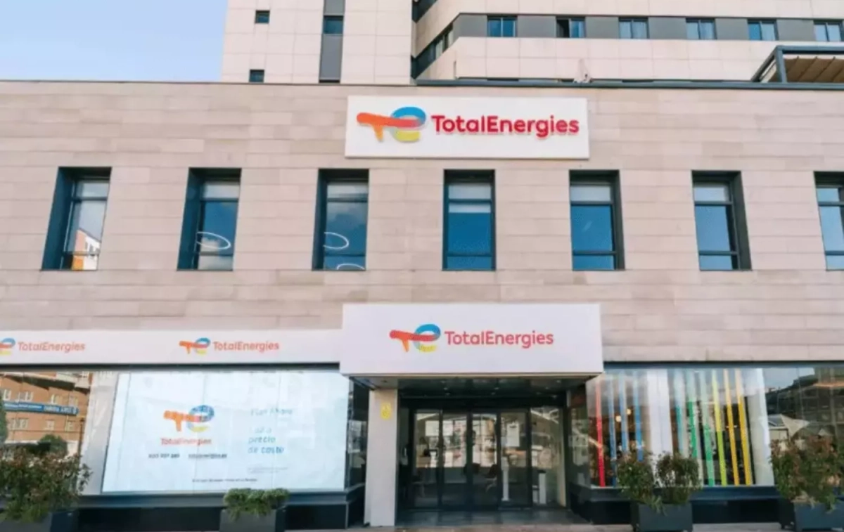 Un edificio de Total Energies / TOTAL ENERGIES Un edificio de Total Energies / TOTAL ENERGIES