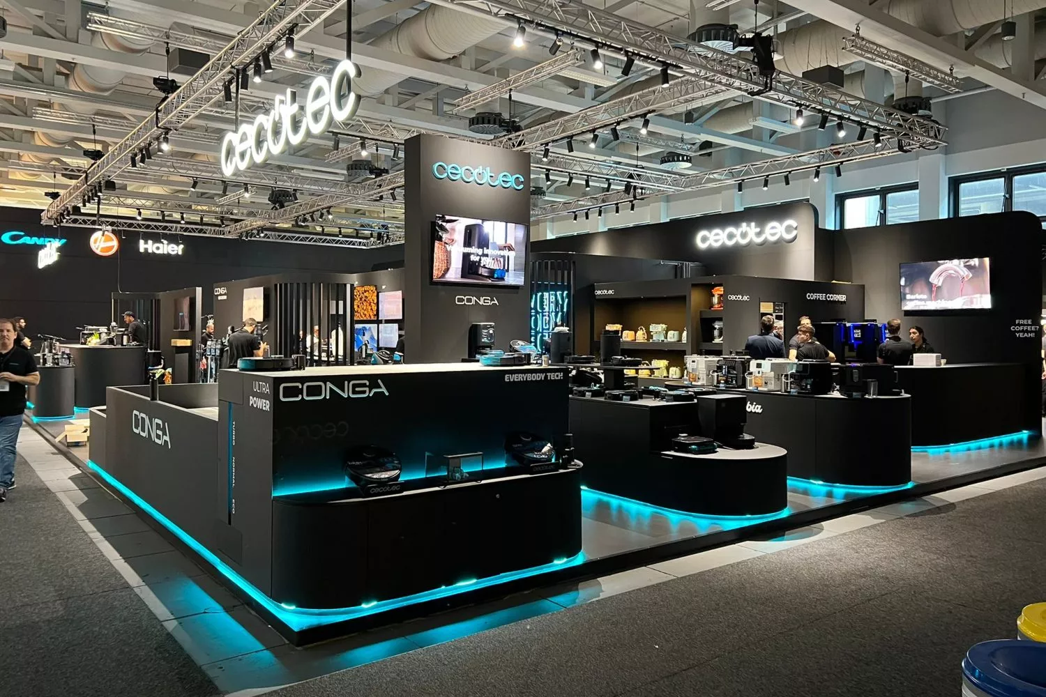 Un stand de Cecotec con su producto estrella / CECOTEC