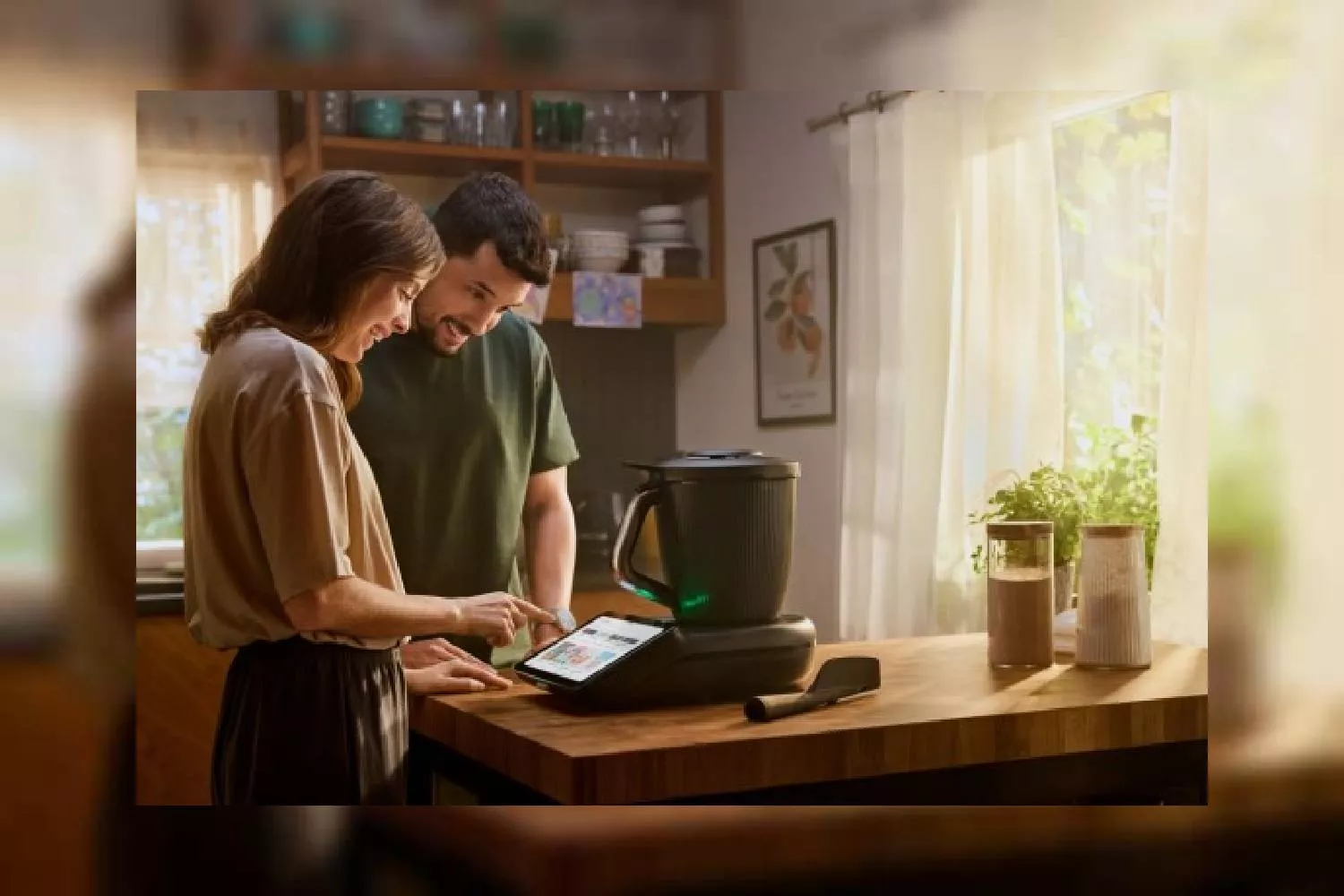 Una pareja con la nueva Thermomix TM7