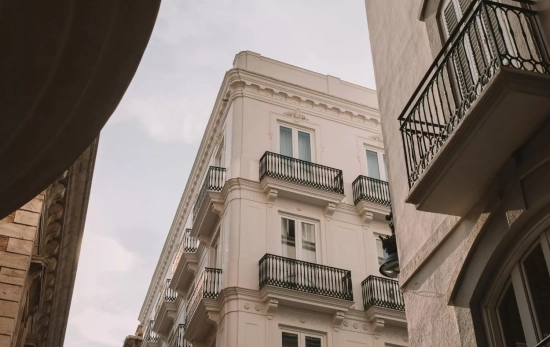 Una fachada de un bloque de pisos en Valencia/ PEXELS Una fachada de un bloque de pisos en Valencia/ PEXELS