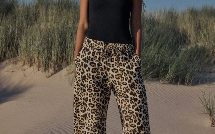 Pantalón ancho estampado / ZARA Pantalón ancho estampado / ZARA