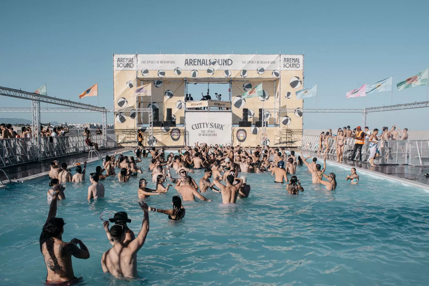 Asistentes al Arenal Sound, donde las duchas están incluidas / PACO POYATO - EUROPA PRESS