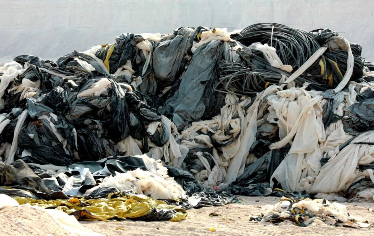 Residuos textiles en un vertedero / UNSPLASH Residuos textiles en un vertedero / UNSPLASH
