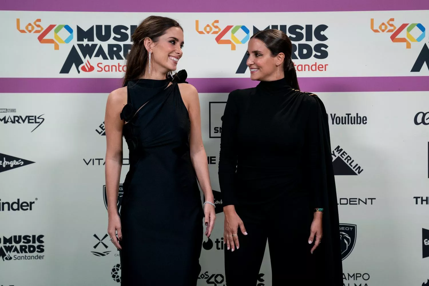 Las influencers María Pombo y Marta Pombo posan en un photocall / EUROPA PRESS - A. PEREZ MECA