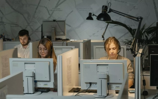 Trabajadores de un call center / PEXELS Trabajadores de un call center / PEXELS