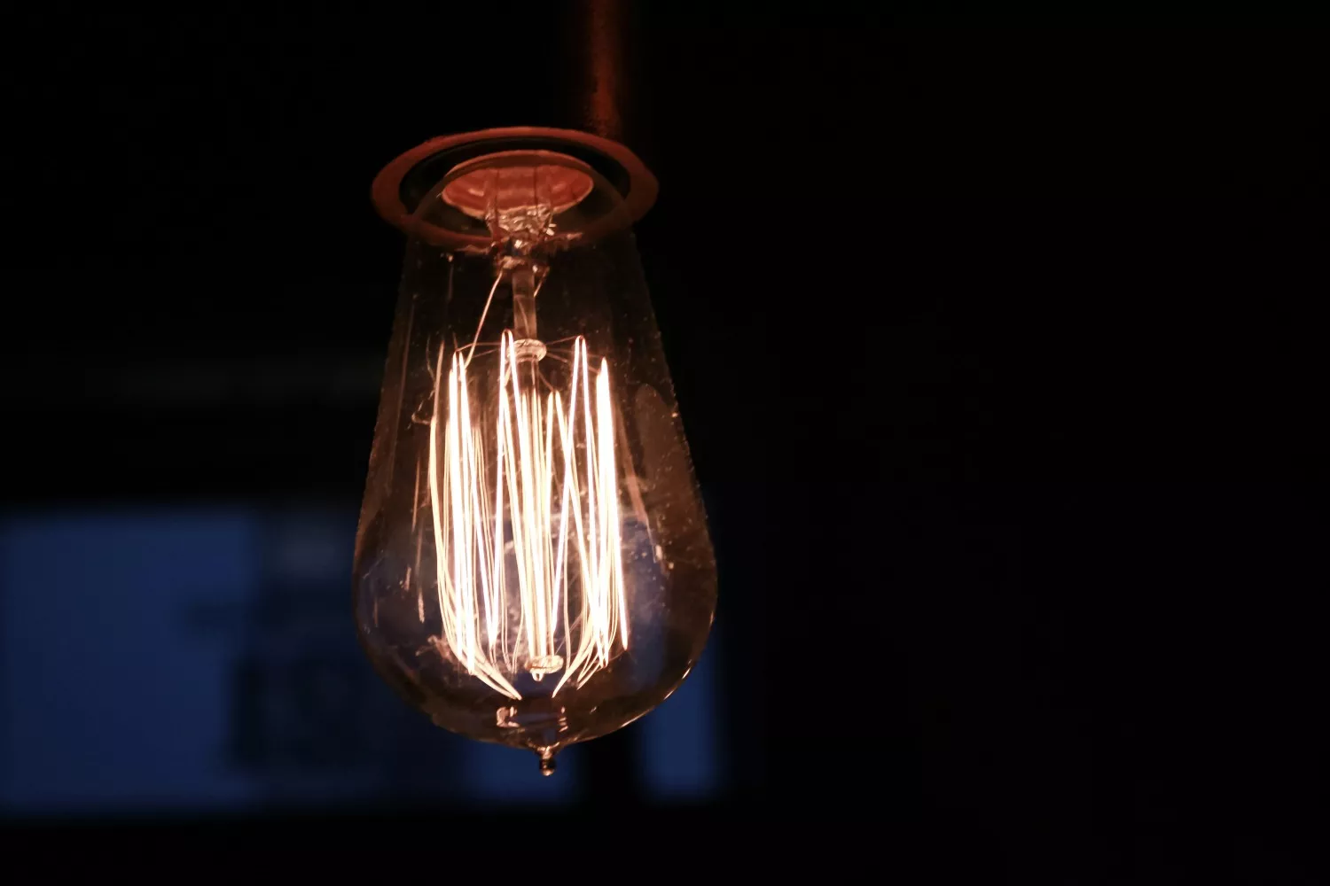 bombillla emite luz