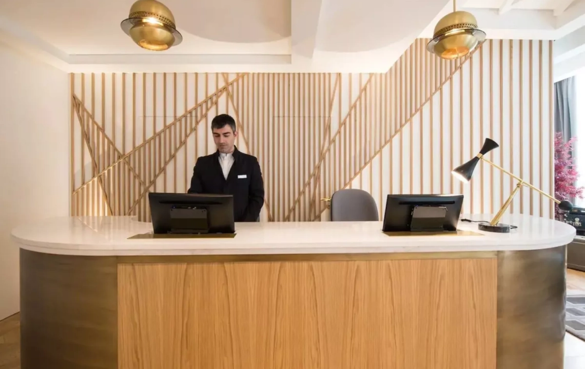 Recepción de un hotel de Vincci / VINCCI Recepción de un hotel de Vincci / VINCCI