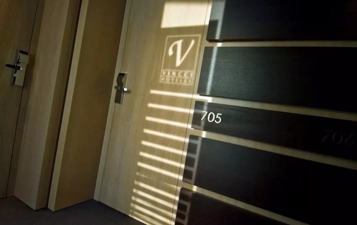 Puerta de un hotel de Vincci / VINCCI Puerta de un hotel de Vincci / VINCCI
