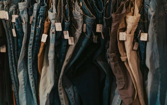 Varios vaqueros / UNSPLASH Varios vaqueros / UNSPLASH