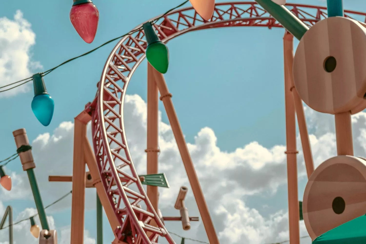 Un parque temático parecido al más espectacular del mundo, que no es de Disney / PEXELS