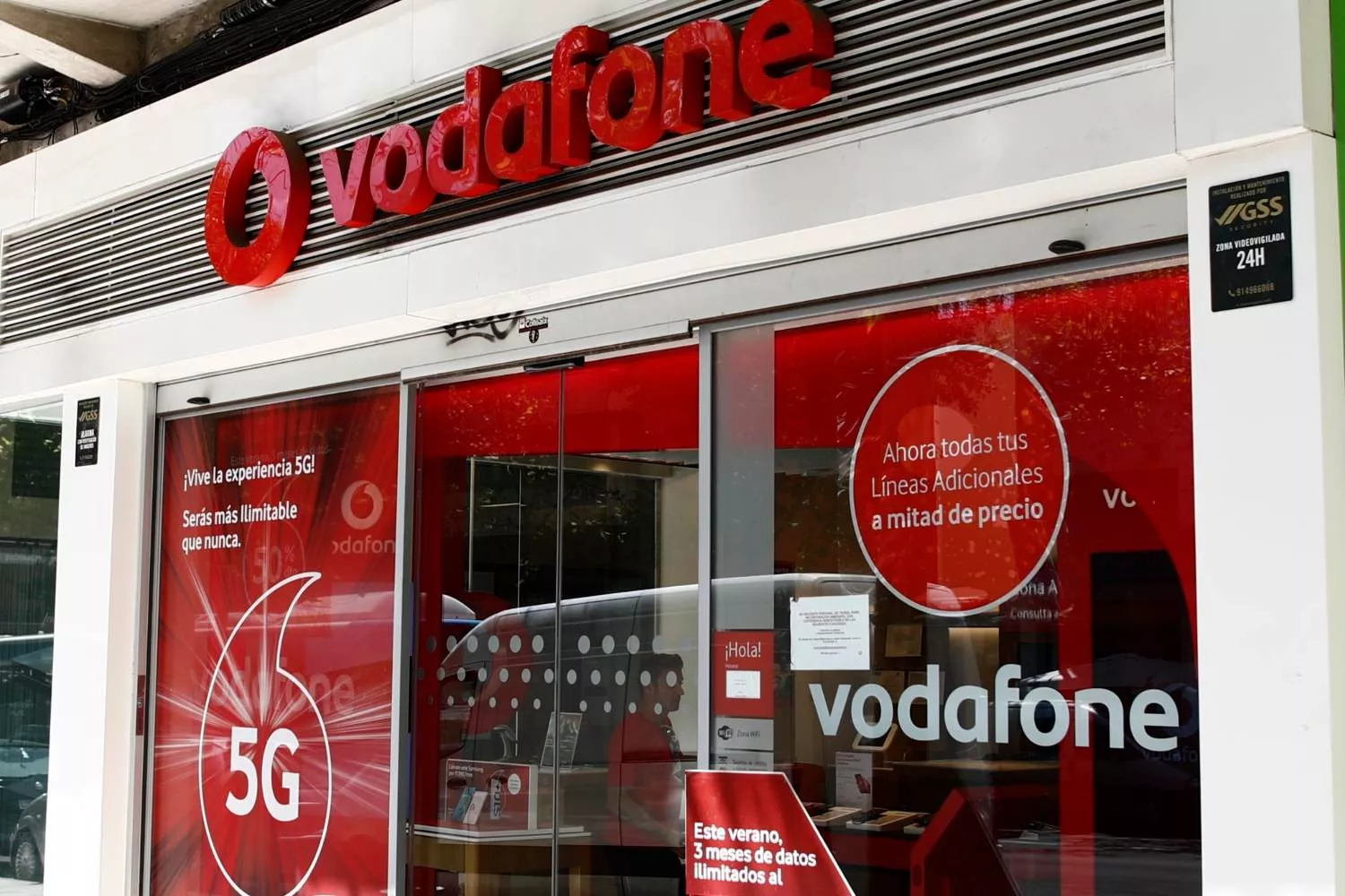 Una tienda de Vodafone / EUROPA PRESS - EDUARDO PARRA