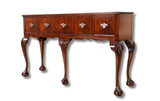 Muebles con patas cabriola/ PINTEREST.COM