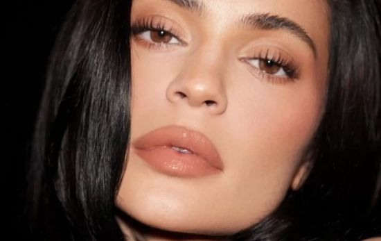 La imponente belleza de Kylie Jenner, su fama y popularidad encumbraron su firma de cosméticos al estrellato/ Instagram La imponente belleza de Kylie Jenner, su fama y popularidad encumbraron su firma de cosméticos al estrellato/ Instagram