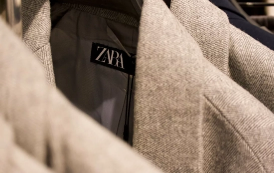 Varias prendas de Zara / UNSPLASH Varias prendas de Zara / UNSPLASH