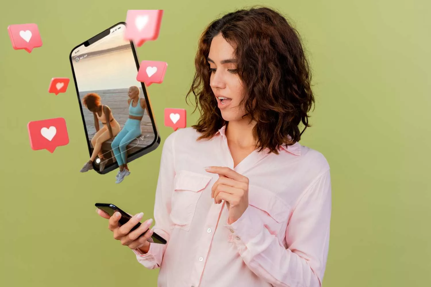 Una chica utiliza sus redes sociales para ligar / Fotomontaje CONSUMIDOR GLOBAL
