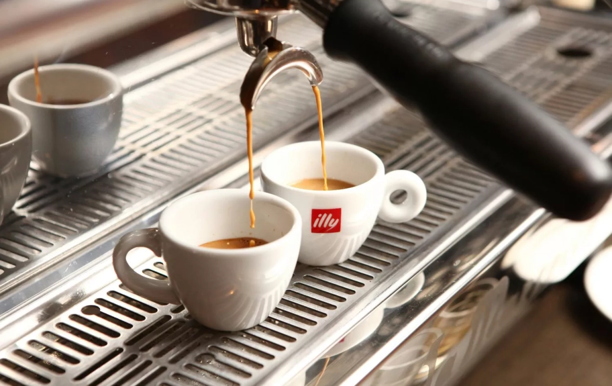 Dos tazas de café / PEXELS Dos tazas de café / PEXELS