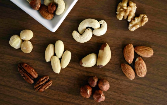 Los frutos secos son otro ejemplo de grasas buenas / PEXELS