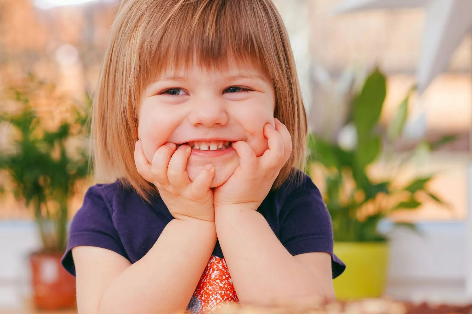 Los niños dependen de nosotros para sentirse seguros, según la psicología/ PEXELS