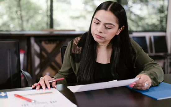 Una chica desempleada formándose en el nuevo curso del SEPE/ PEXELS Una chica desempleada formándose en el nuevo curso del SEPE/ PEXELS