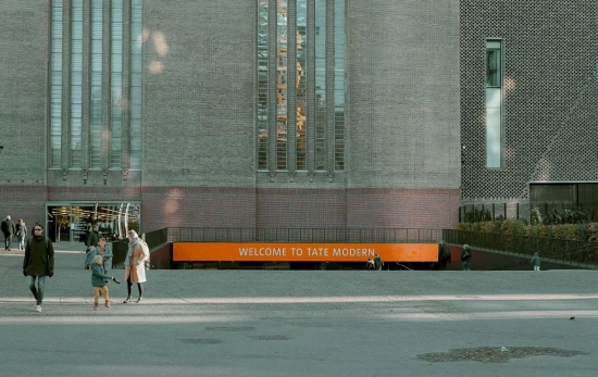 Entrada a la Tate Modern / UNSPLASH Entrada a la Tate Modern / UNSPLASH