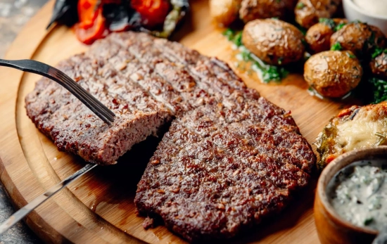 Filete de carne / FREEPIK - KamranAydinov Filete de carne / FREEPIK - KamranAydinov