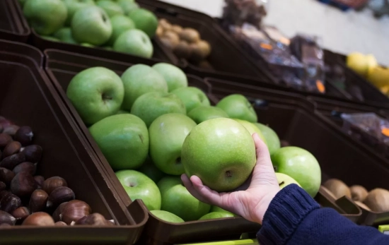 Manzanas en un supermercado / FREEPIK Manzanas en un supermercado / FREEPIK