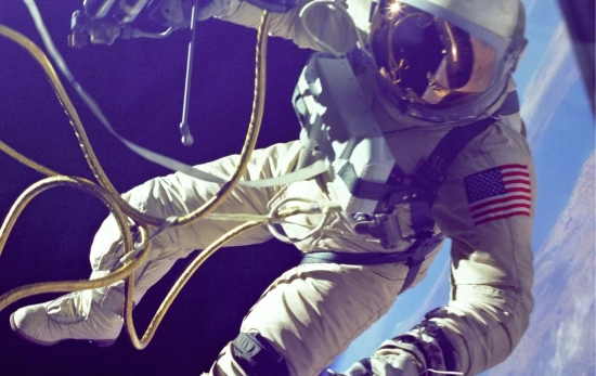 Imagen de la simulación de la falta de gravedad en el espacio/ PEXELS Imagen de la simulación de la falta de gravedad en el espacio/ PEXELS