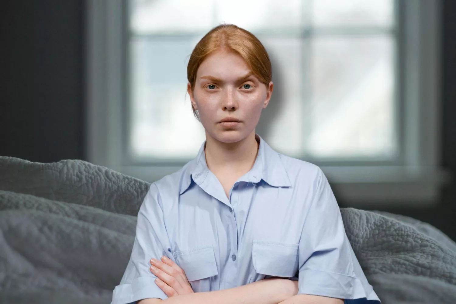 Una persona que dice adiós a la irritabilidad por el cambio de hora/ PEXELS
