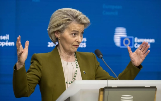 La presidenta de la Comisión Europea, Ursula Von der Leyen, durante una charla / Wiktor Dabkowski - ZUMA Press Wire - DPA La presidenta de la Comisión Europea, Ursula Von der Leyen, durante una charla / Wiktor Dabkowski - ZUMA Press Wire - DPA