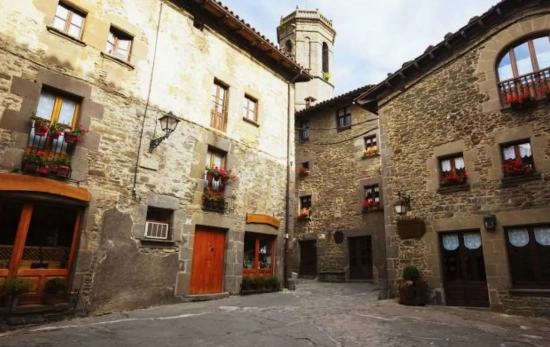 La magia de las calles de Rupit i Pruit/rupitpruit.cat La magia de las calles de Rupit i Pruit/rupitpruit.cat