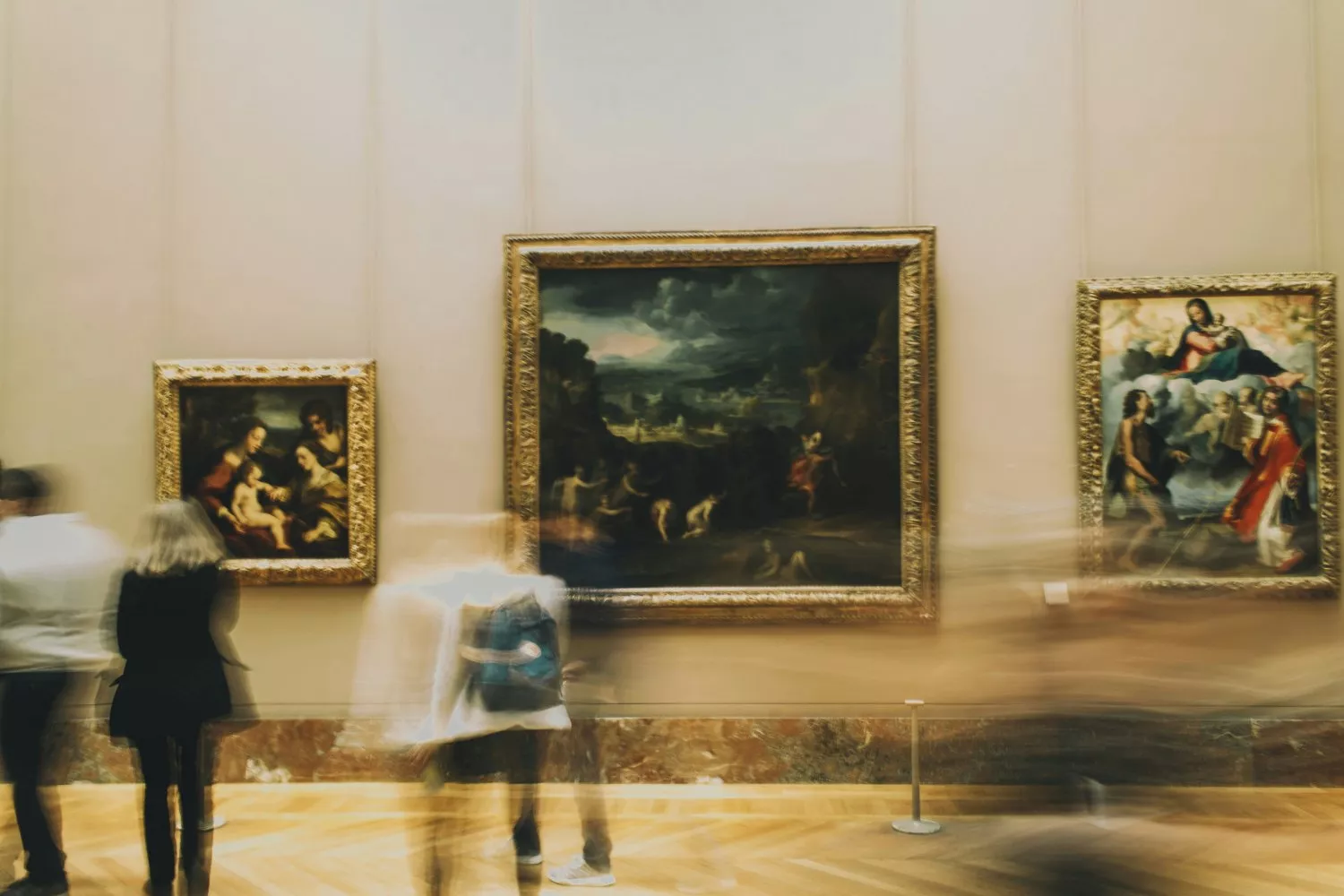 Varios cuadros valiosos en un Museo / UNSPLASH