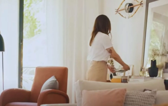 El salón de Blanca Suárez tiene tonos neutros en beige que aportan calidez a la estancia/ KENAY HOME El salón de Blanca Suárez tiene tonos neutros en beige que aportan calidez a la estancia/ KENAY HOME