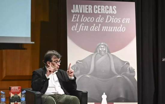 Javier Cercas durante la presentación de su nuevo libro / FERNANDO VILLAR EFE Javier Cercas durante la presentación de su nuevo libro / FERNANDO VILLAR EFE