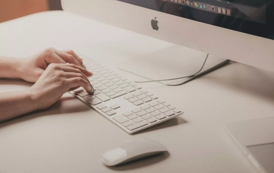Una persona escribe con el teclado de su ordenador / PEXELS Una persona escribe con el teclado de su ordenador / PEXELS