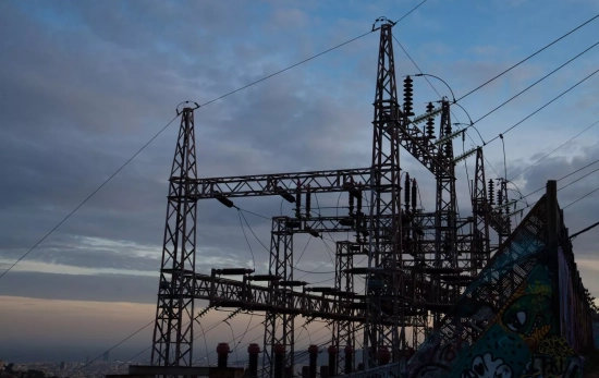 Tendido eléctrico, a 31 de diciembre de 2022, en Barcelona, Cataluña Tendido eléctrico, a 31 de diciembre de 2022, en Barcelona, Cataluña