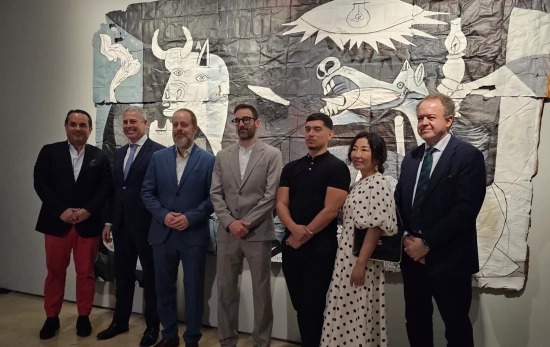 Personalidades durante la presentación de 'Guernica despedazado. Julio Anaya Cabanding' / AYUNTAMIENTO DE MÁLAGA Personalidades durante la presentación de 'Guernica despedazado. Julio Anaya Cabanding' / AYUNTAMIENTO DE MÁLAGA