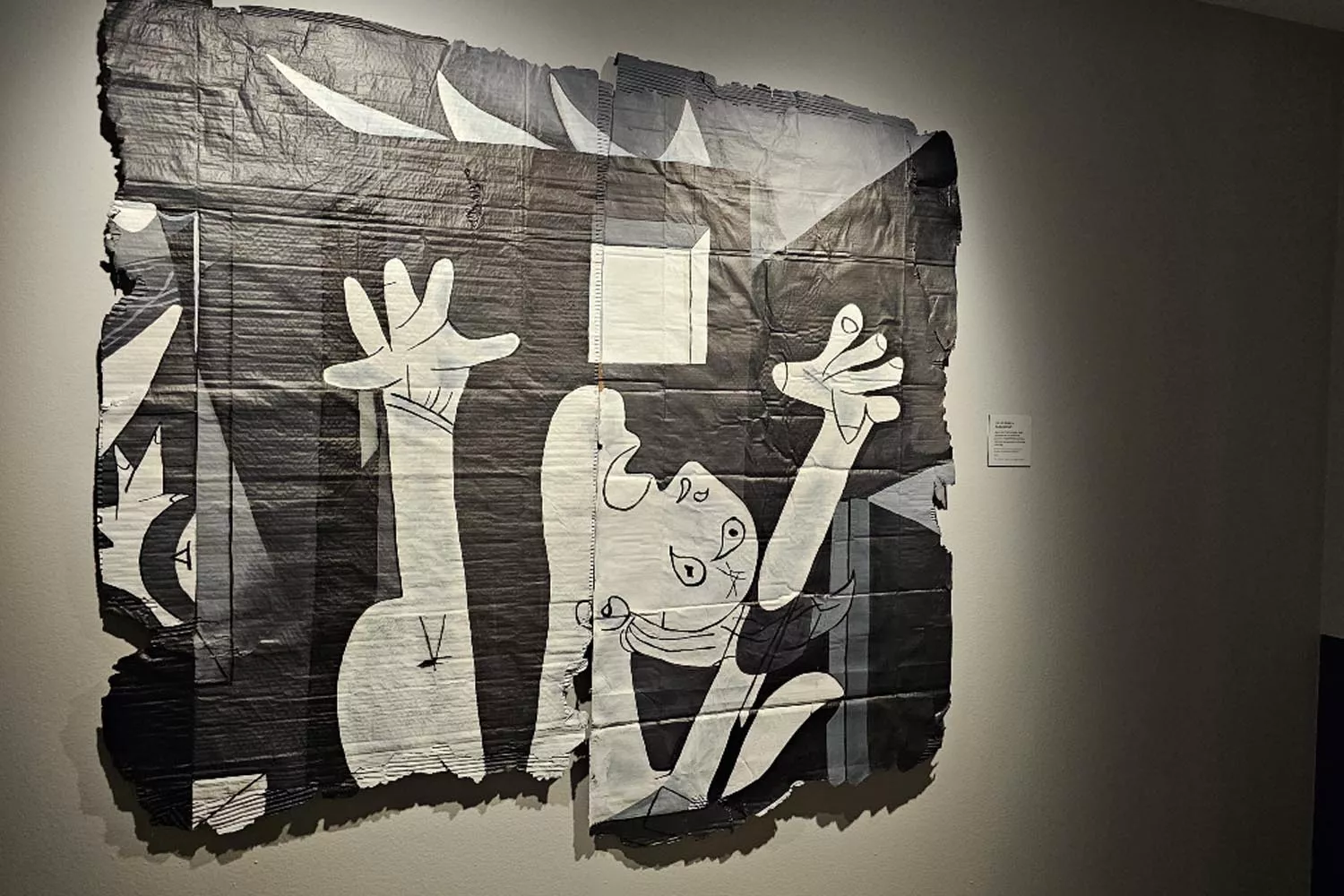 Una obra de la exposición 'Guernica despedazado. Julio Anaya Cabanding' MUSEO CASA NATAL PICASSO