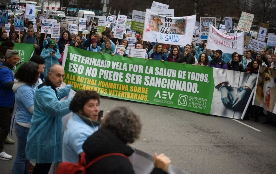 Manifestación de veterinarios el 5 de marzo de 2025, en Madrid (España). El colegio de veterinarios ha Manifestación de veterinarios el 5 de marzo de 2025, en Madrid (España). El colegio de veterinarios ha