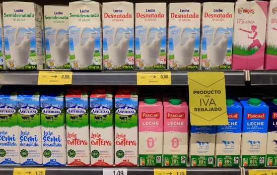 Imagen de archivo de un supermercado de Madrid con diferentes marcas de leche / Zipi Aragon - EFE Imagen de archivo de un supermercado de Madrid con diferentes marcas de leche / Zipi Aragon - EFE